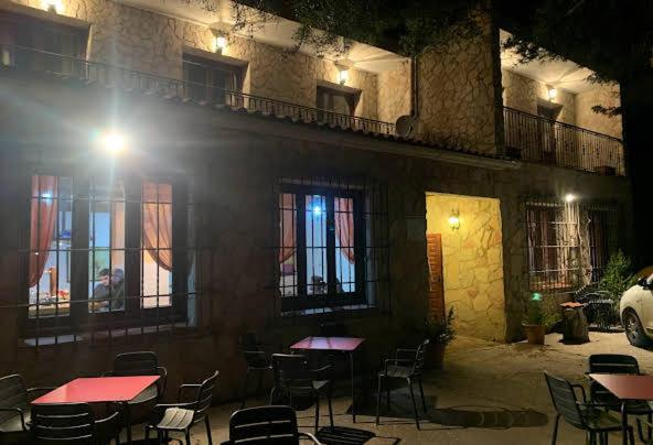 Hotel Restaurante Rio Cuervo Vega del Cadorno Exterior foto